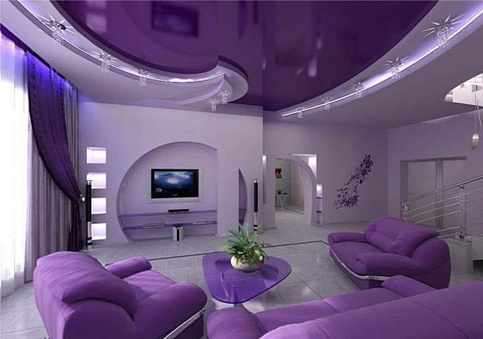Фиолетовый интерьер гостиной
