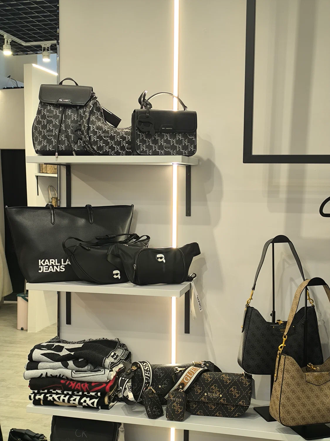 Коммерческий интерьер шоу рума